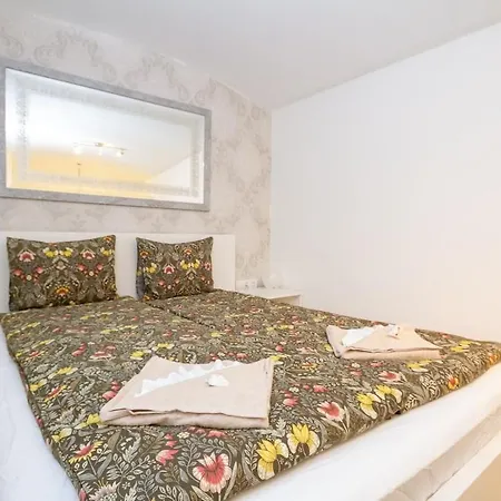 Apartment D20 Synagogue *