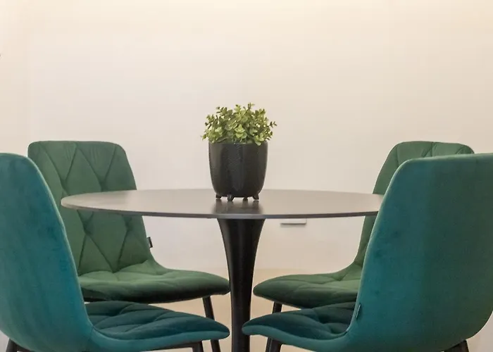 D20 Synagogue Apartment *